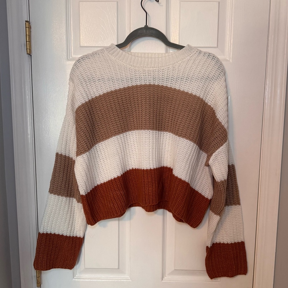 Moon & Madison Women’s Crew Neck Sweater